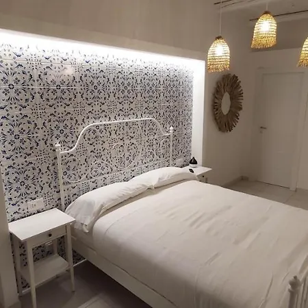 Donna Luisella Bed and Breakfast Νάπολη