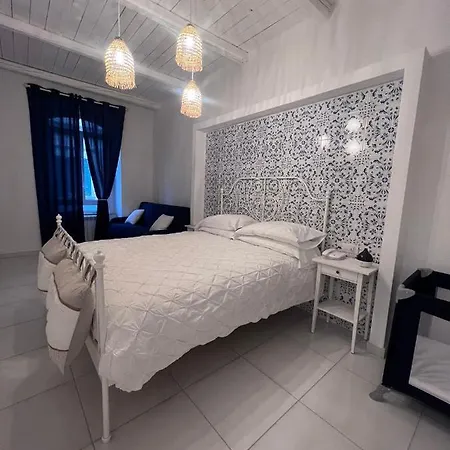 Donna Luisella Oda ve Kahvaltı